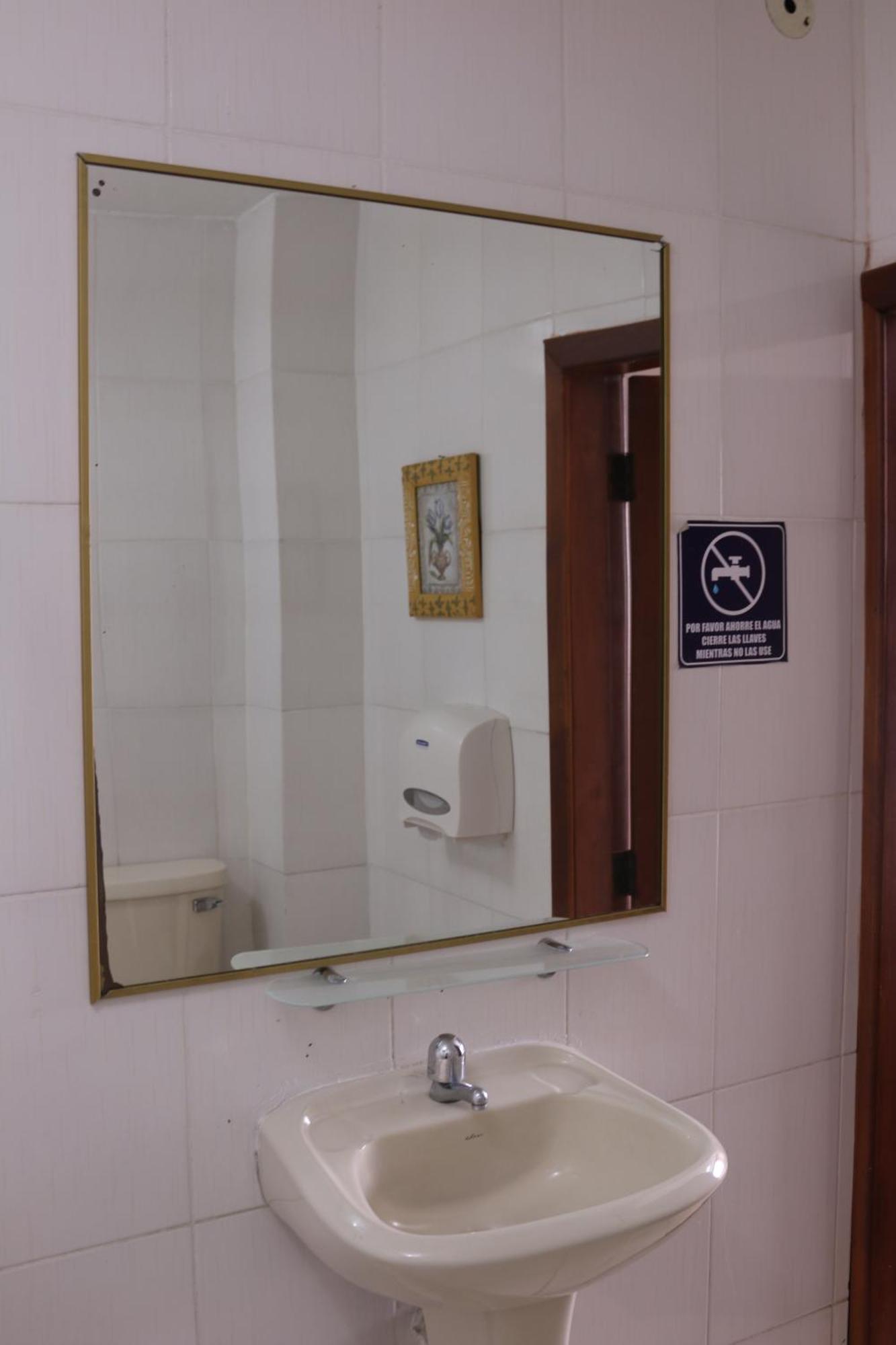 Tropical Inn Hotel Guayaquil Exteriör bild